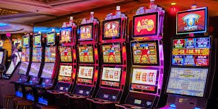 Teen Patti ကတ်ဂိမ်း ဆော့ကစားနေသောမြင်ကွင်း